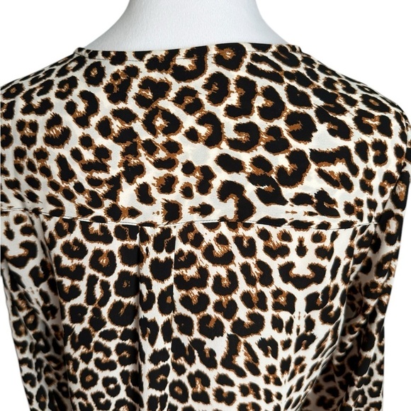 Express Women’s V-neck Animal Print Button Down Pull Up sleeve Top Size S/P - Picture 10 of 17